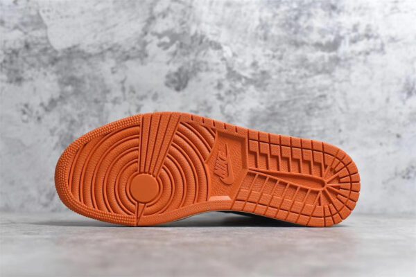 JORDAN 1 RETRO REVERSE SHATTERED BACKBOARD - Imagen 5