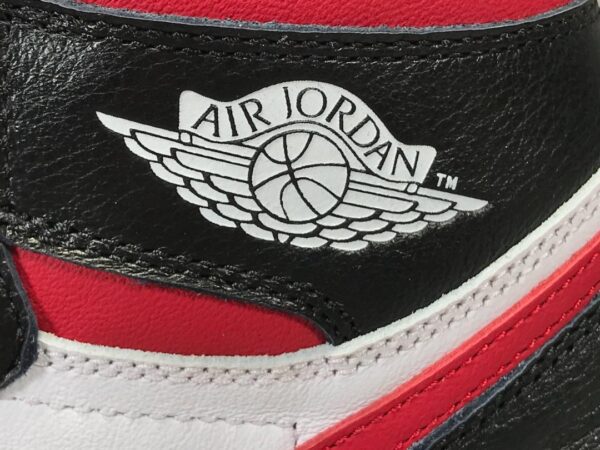 JORDAN 1 RETRO HIGH BLACK GYM RED - Imagen 7