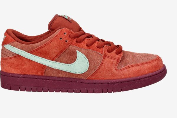 NIKE SB DUNK LOW PRO PREMIUM ZAPATILLA (MYSTIC RED EMERALD RISE) - Imagen 7